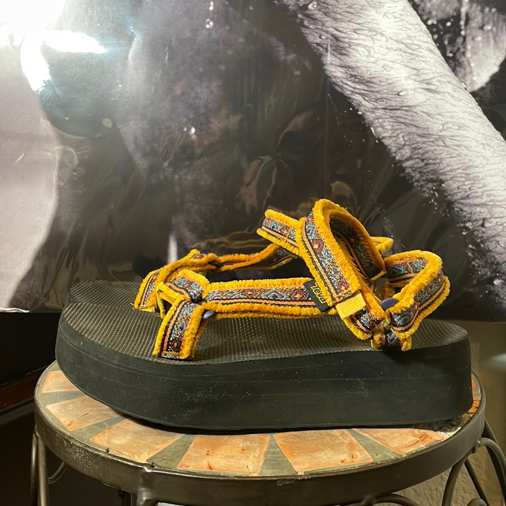 Yellow Teva Platform Sandals 💛🧡🌆